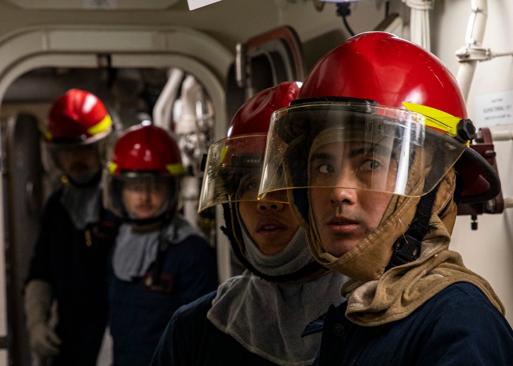 USS Rafael Peralta (DDG 115) conducts a damage control drill