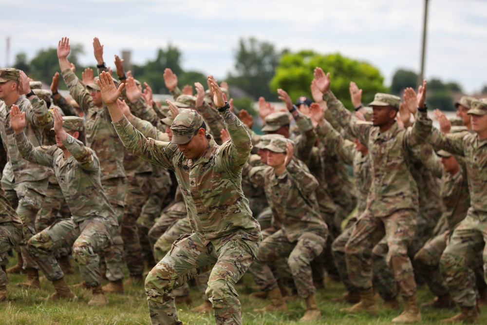 Taskforce Mountain and Soldiers from Italy, France and Netherlands graduate Air Assault school