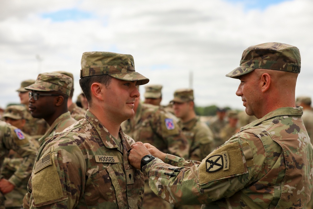 Taskforce Mountain and Soldiers from Italy, France and Netherlands graduate Air Assault school