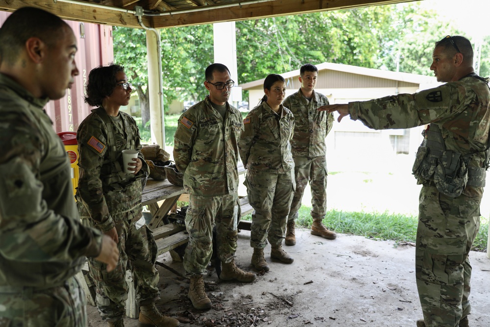 Soldiers of 101st Troop Command Conduct CLS Lanes