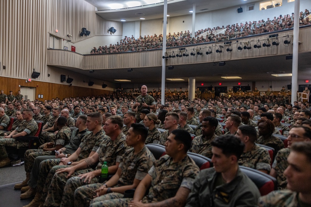 II MEF CG and SgtMaj speak to 26th MEU Marines &amp; Sailors following completion of PTP