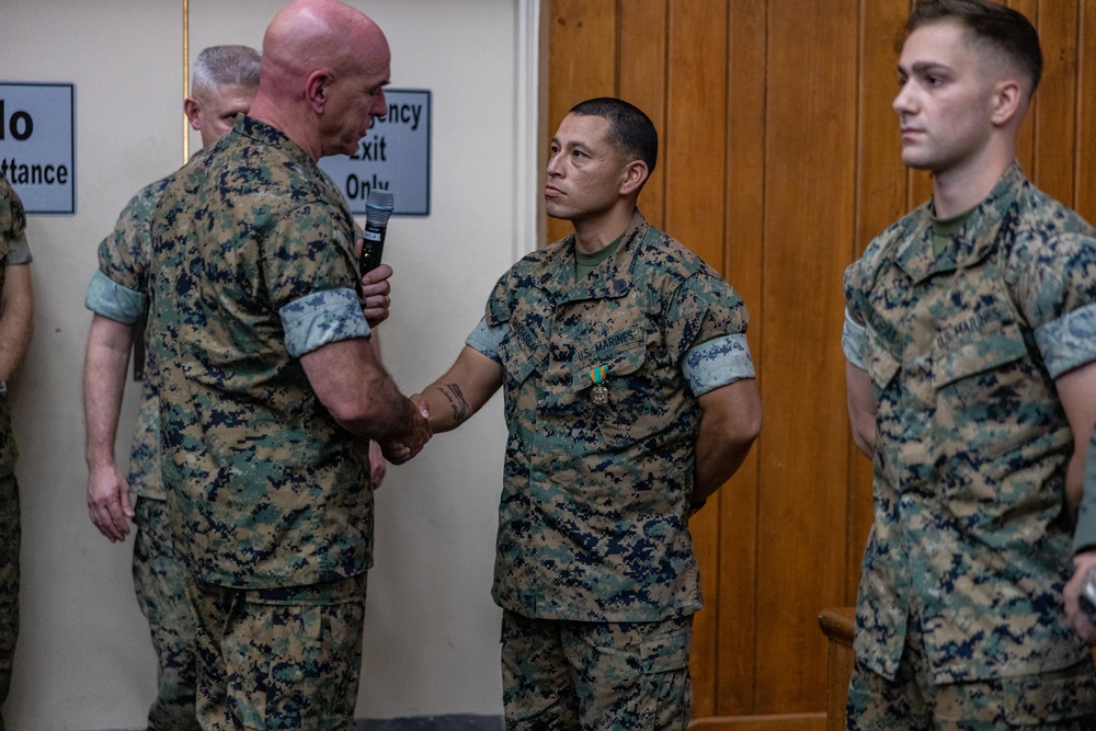 DVIDS - Images - II MEF CG and SgtMaj speak to 26th MEU Marines ...