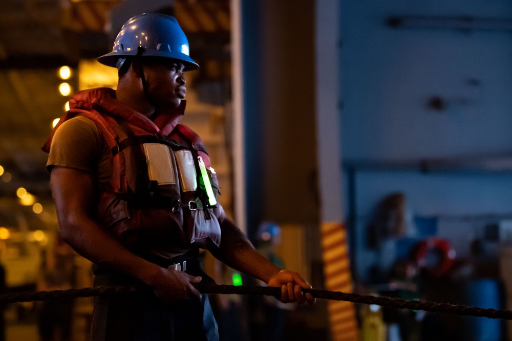 USS Ronald Reagan (CVN 76) conducts replenishment-at-sea with USNS Carl Brashear