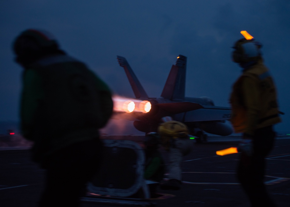 USS Ronald Reagan (CVN 76) conducts flight operations