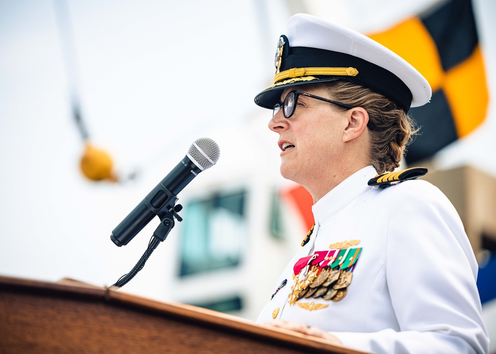 USNS Comfort (T-AH 20) Medical Treatment Facility Change of Command