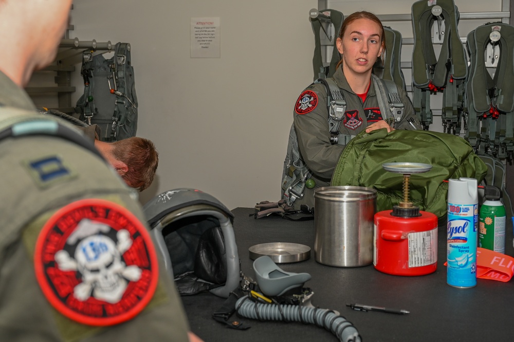 Whiteman Air Force Base T-38 Pilots Practice