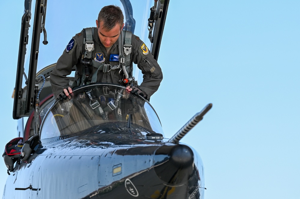 Whiteman Air Force Base T-38 Pilots Practice