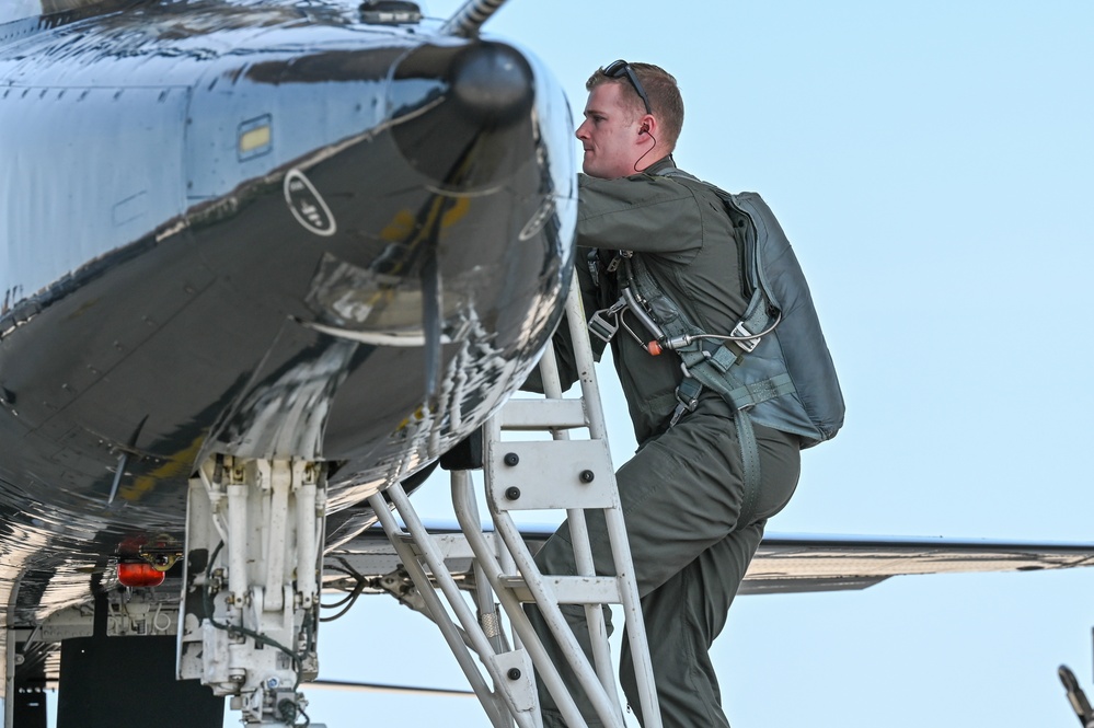 Whiteman Air Force Base T-38 Pilots Practice