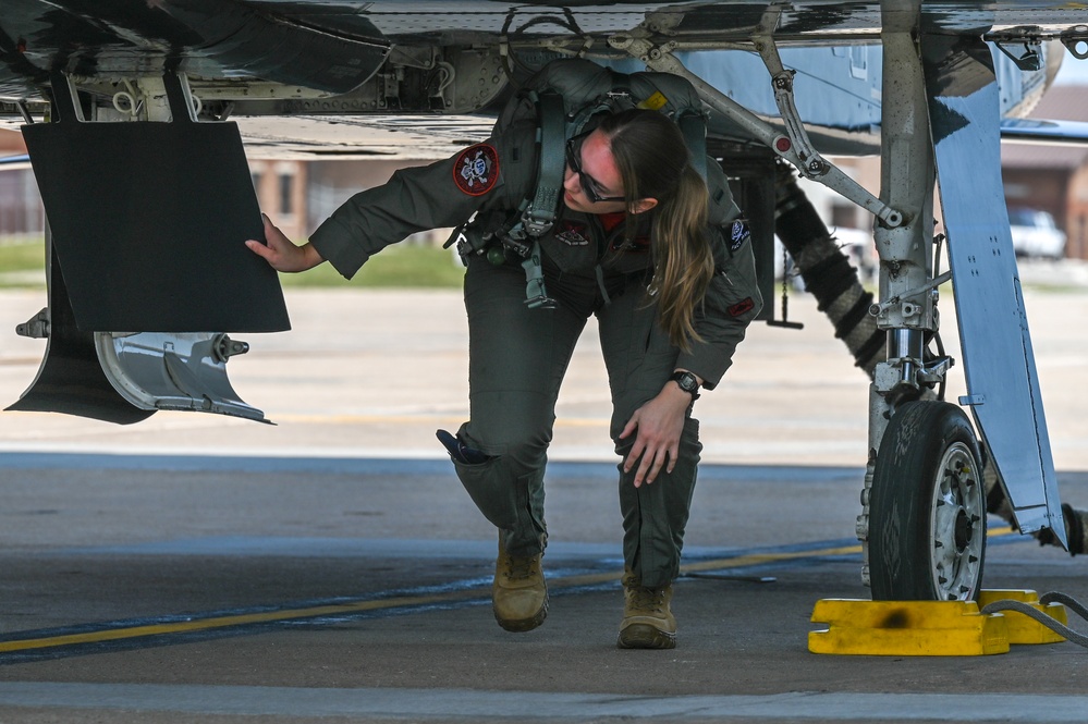 Whiteman Air Force Base T-38 Pilots Practice