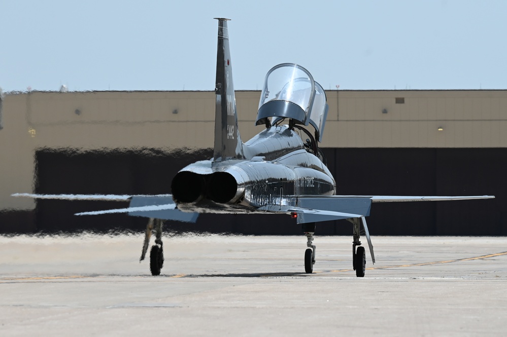 Whiteman Air Force Base T-38 Pilots Practice