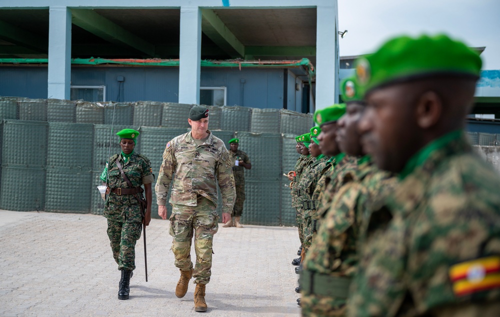 SOCAF commander visits Somalia