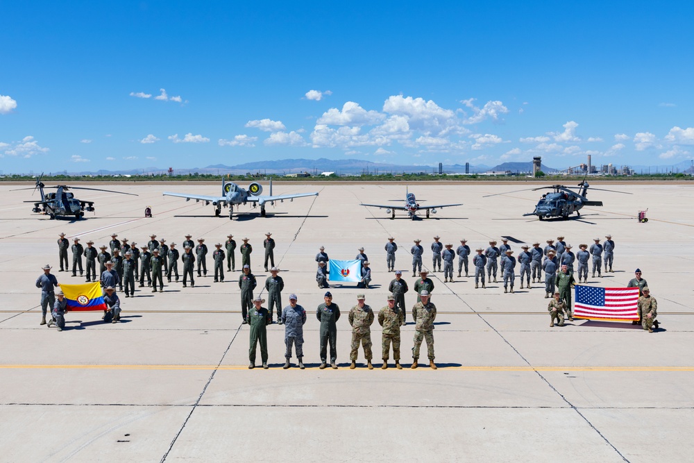 Red Flag-Rescue: &quot;A New Glory&quot; for Colombian Air Force tradition