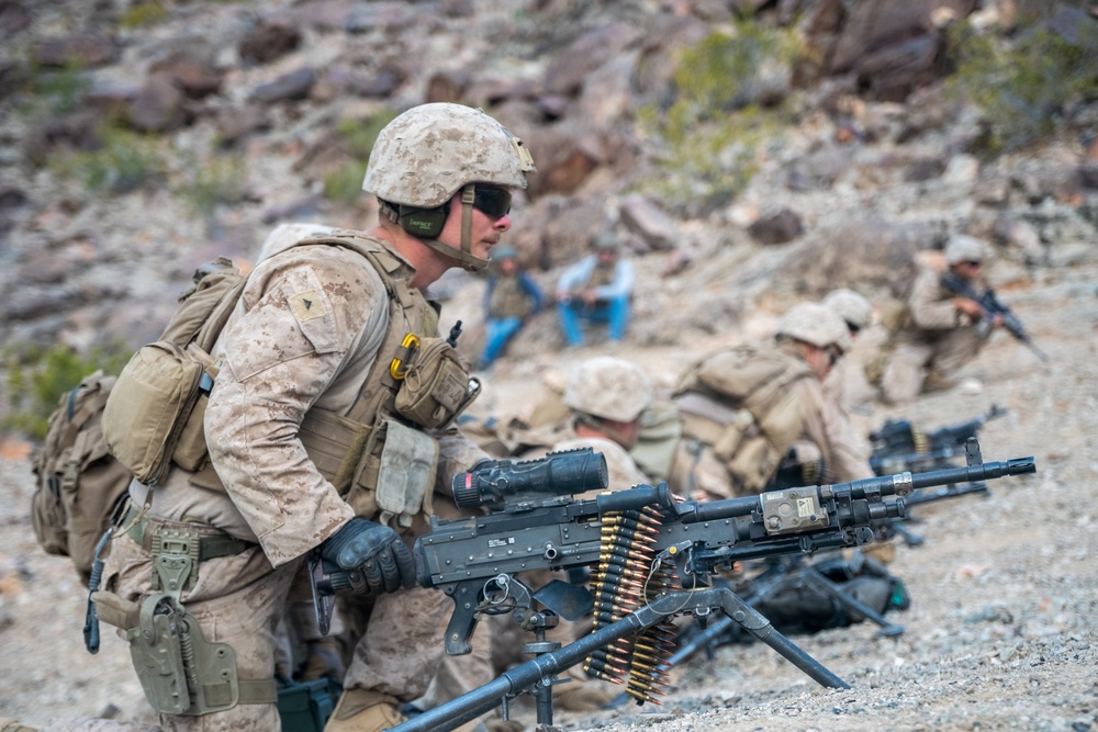 4-23: Bravo Co. 1st Battalion 23D Marines execute Range 400