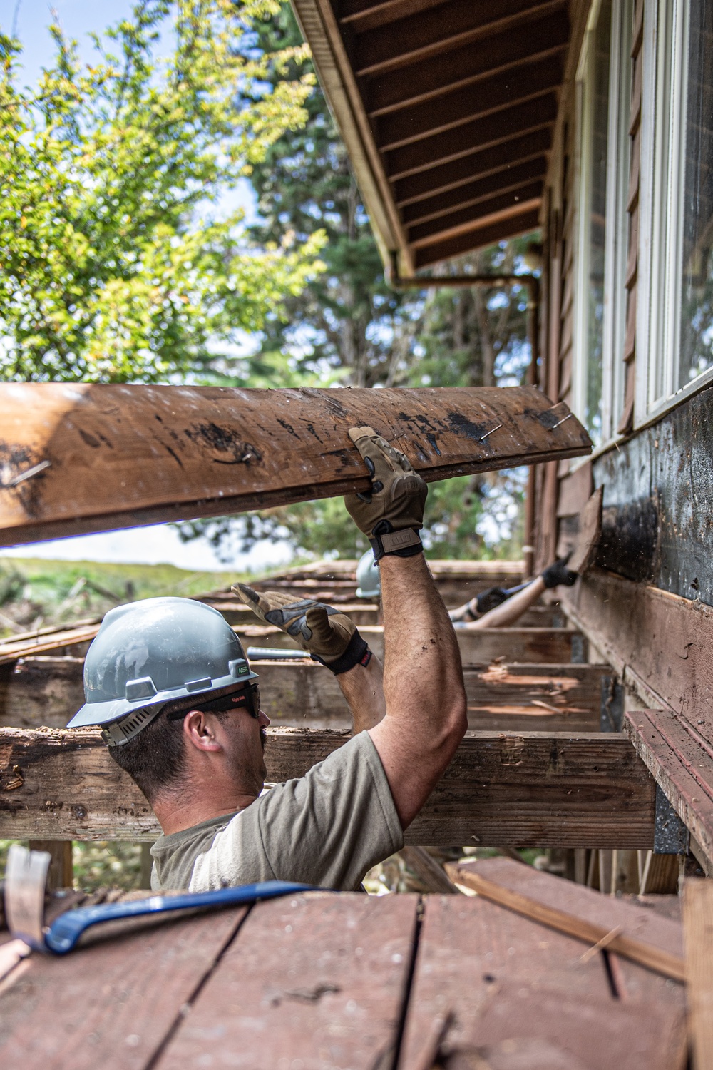 Oklahoma Army National Guard engineers renovate Camp Kilohana