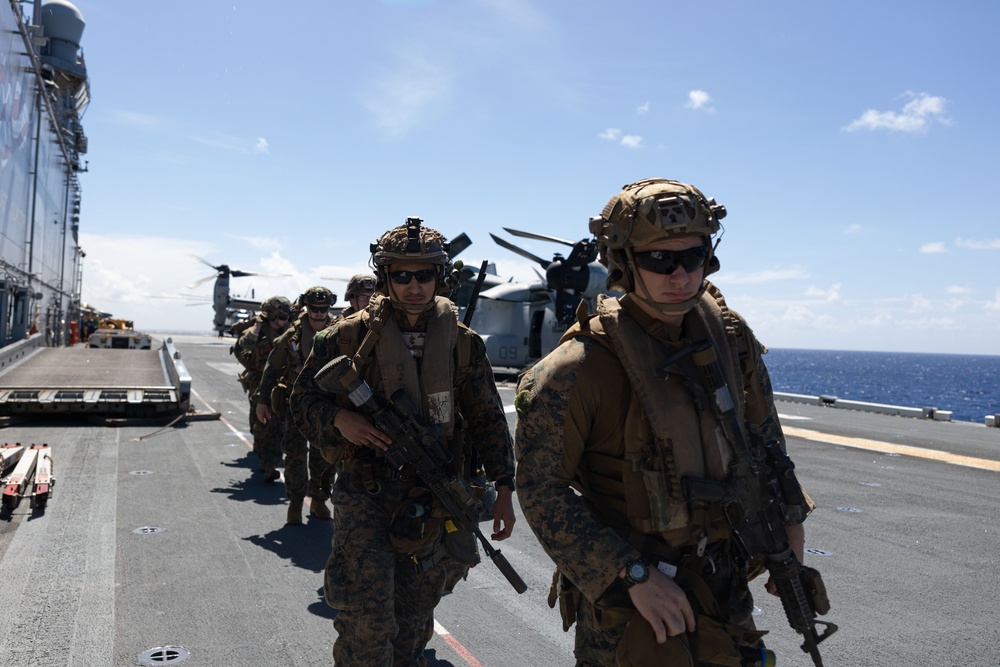 BLT 2/1 fly aways drills aboard USS America