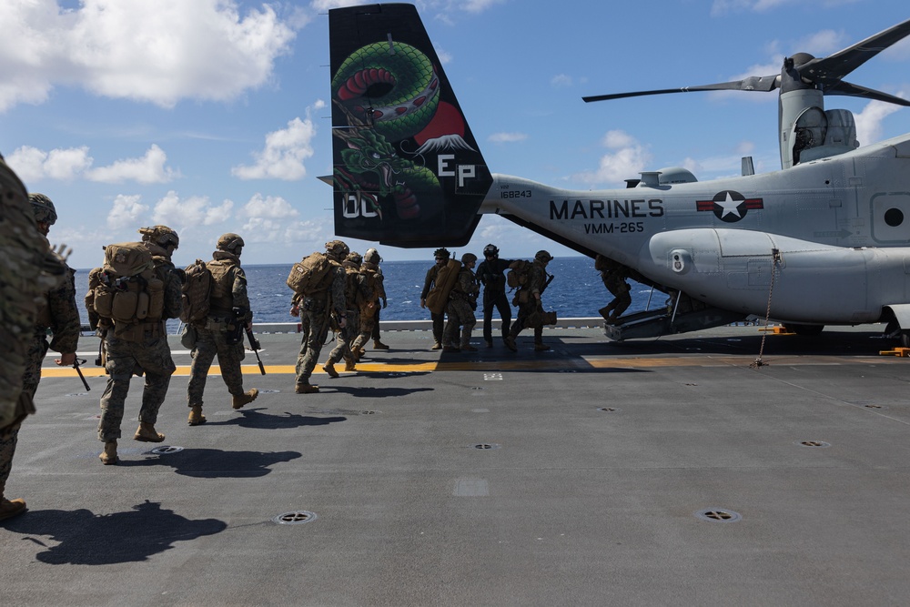 BLT 2/1 fly aways drills aboard USS America