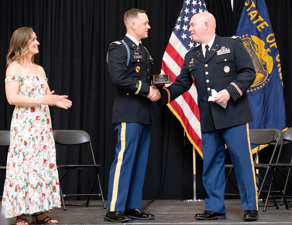 Oregon Land Component Commander Addresses Newly Commissioned Officers