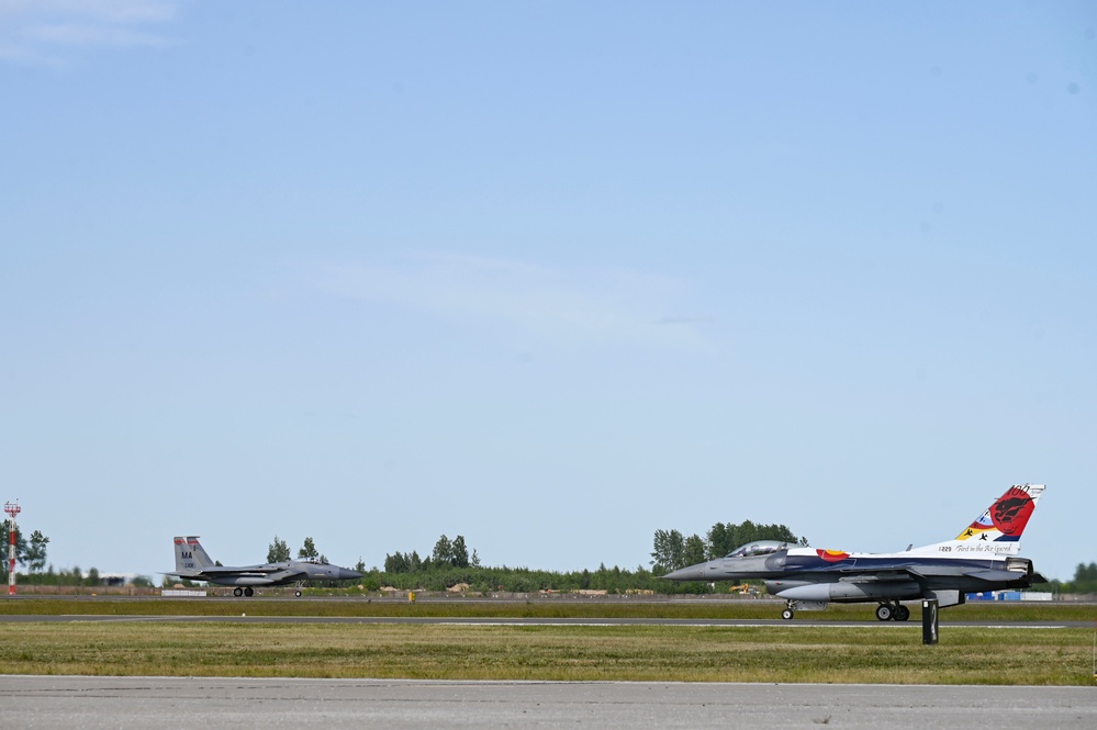 DVIDS - Images - Colorado and Massachusetts Air National Guard fighter ...