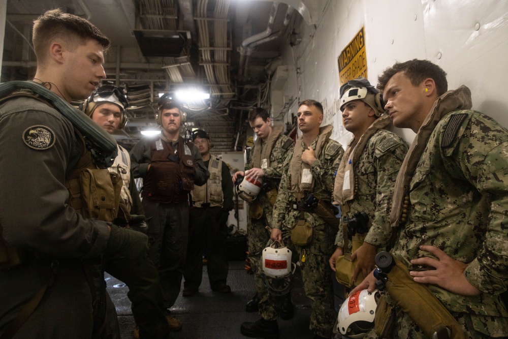 DVIDS - Images - Midshipmen Aboard the USS America, MV-22B Osprey ...