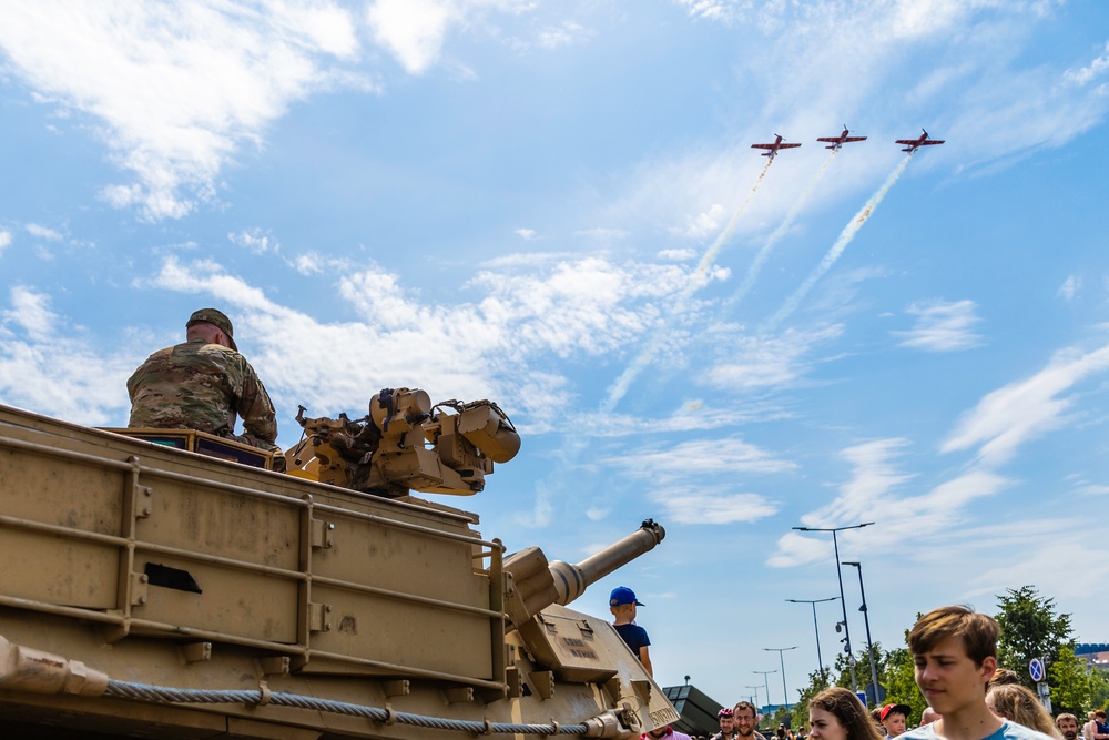 4th Infantry Division, NATO allies showcase military capabilities and equipment during Lithuania NATO Festival