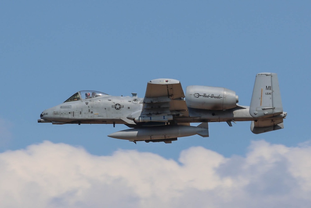 107th A-10s Train in Latvia