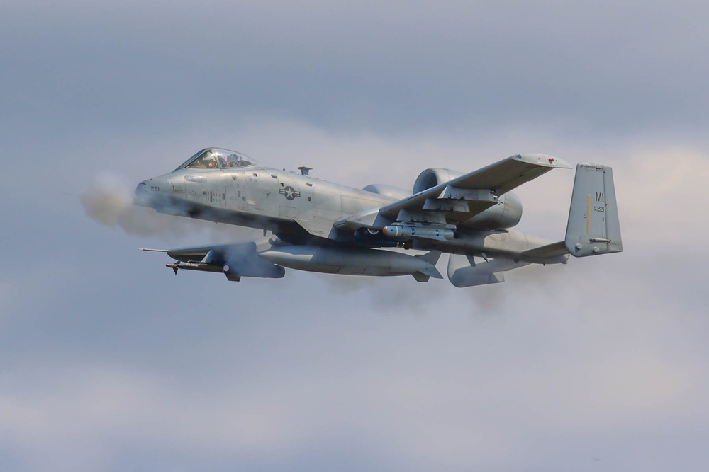 107th A-10s Train in Latvia