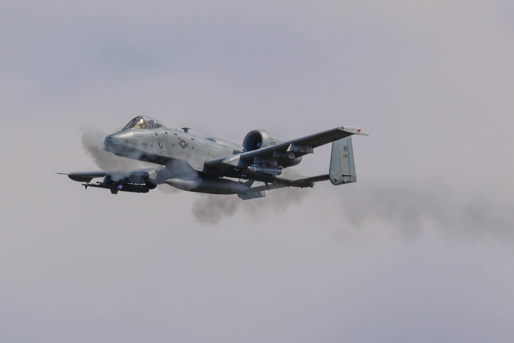 107th A-10s Train in Latvia