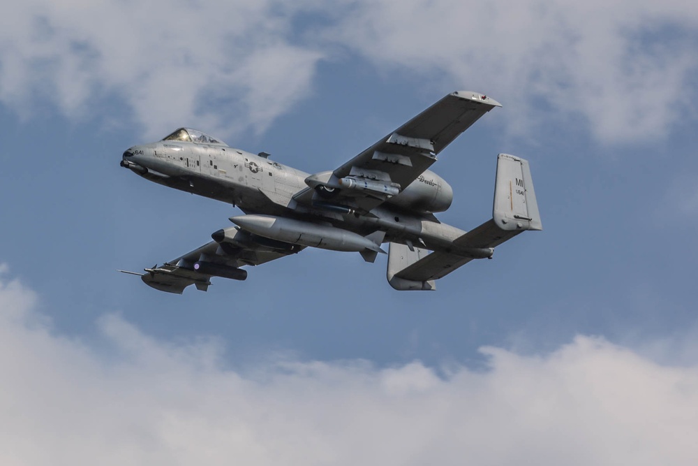 107th A-10s Train in Latvia