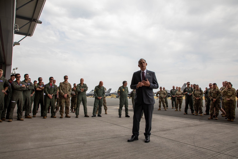 U.S. Senator John Boozman with the troops