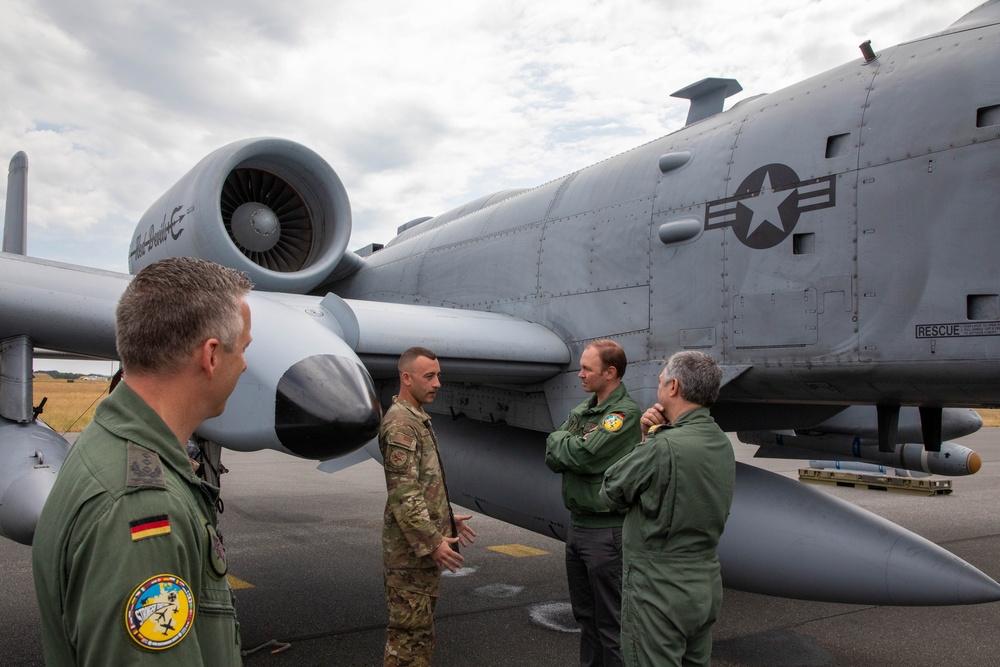 German State Secretary in the Federal Ministry of Defense visits A-10