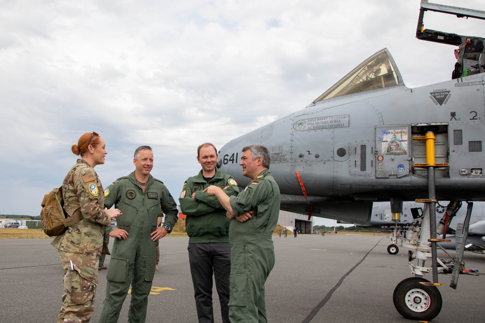 German State Secretary in the Federal Ministry of Defense visits A-10