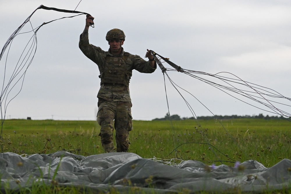 824th Base Defense Squadron C-130 drop during Exercise AGILE BLIZZARD-UNIFIED VISION