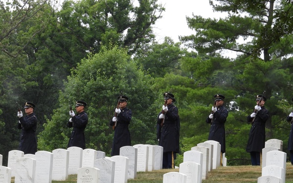 Vietnam MIA buried at Arlington