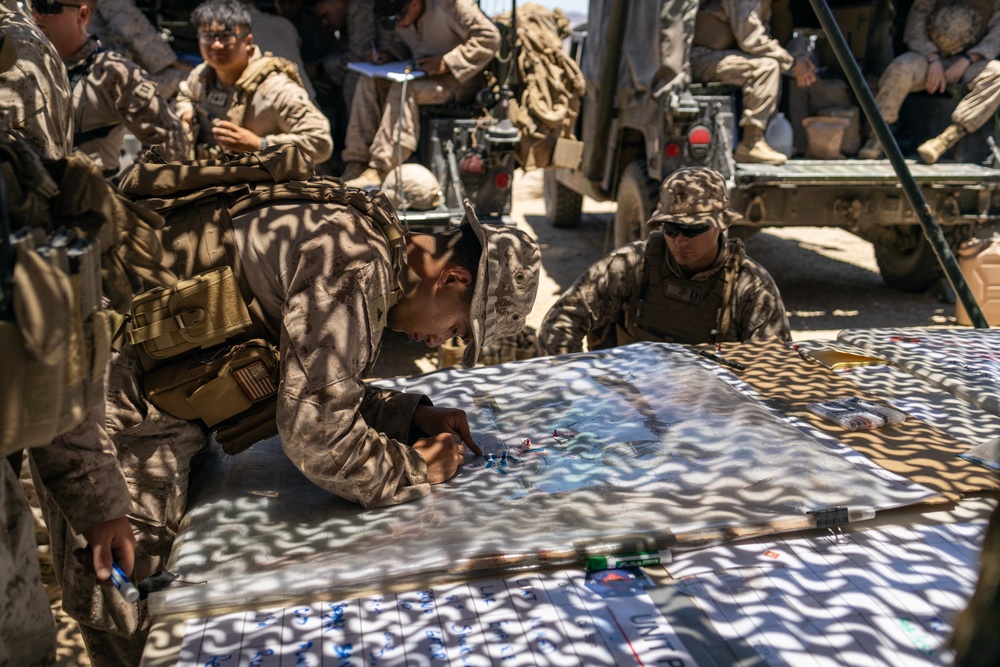 ITX 4-23 Brigadier General Douglas Clark visits 1st Battalion, 23D Marine Regiment