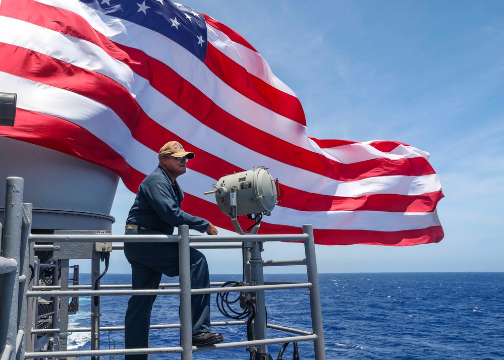 USS Shiloh Sails in Formation