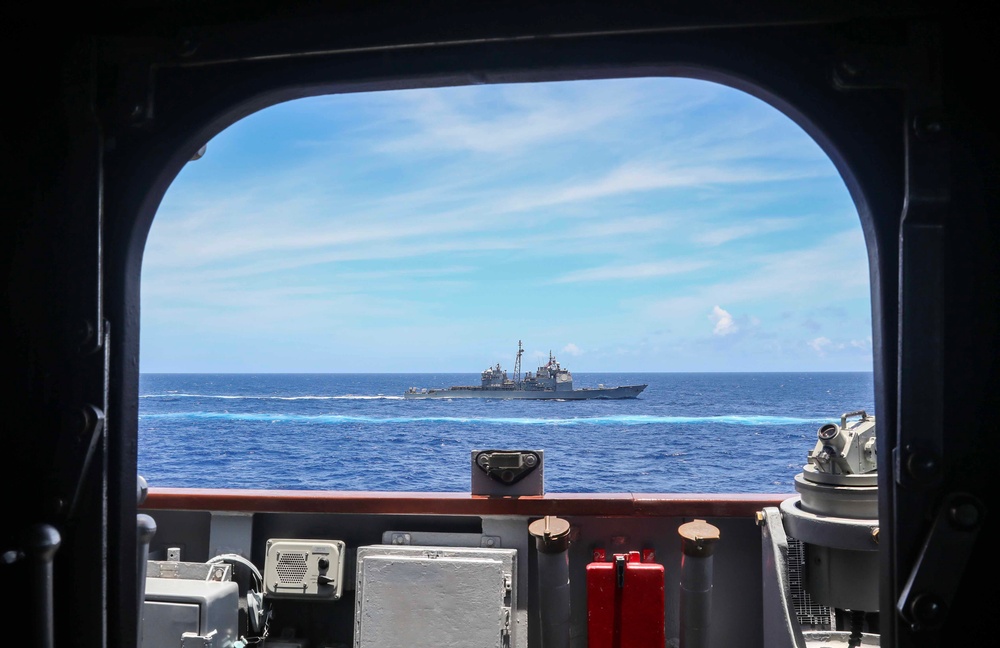 USS Shiloh Sails in Formation