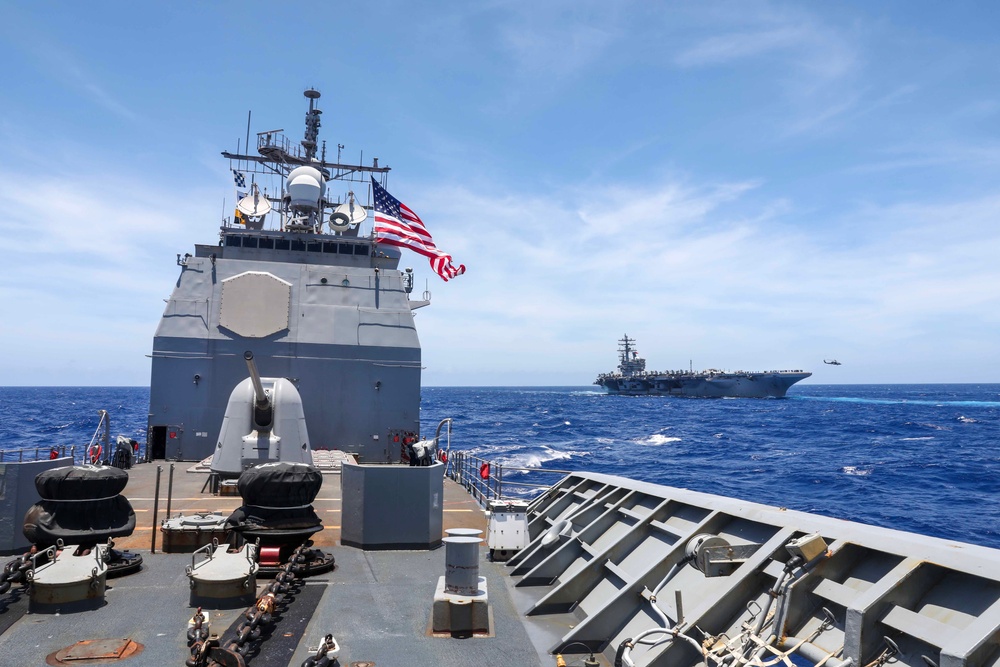 USS Shiloh Sails in Formation