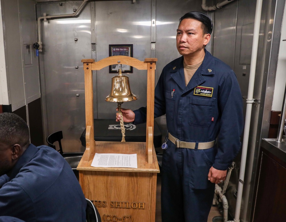 USS Shiloh Conducts Battle of Midway Ceremony