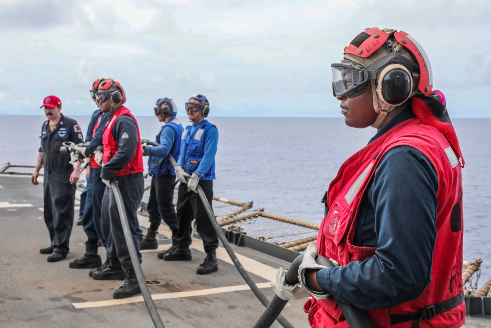 USS Shiloh Conducts Crash and Salvage Drill