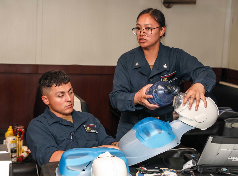 USS Shiloh Conducts CPR Course