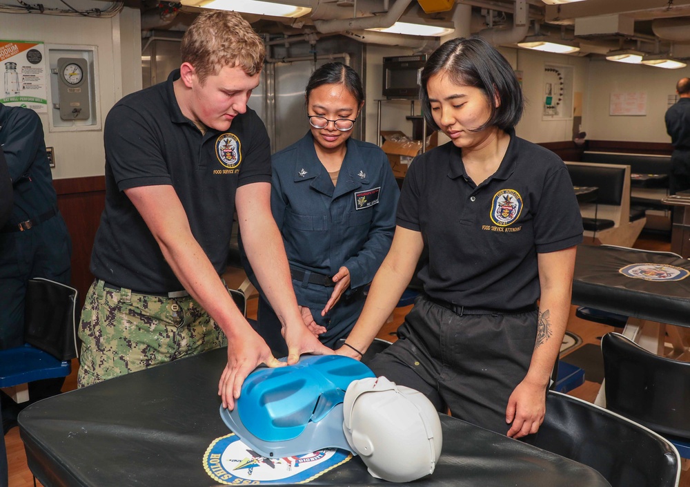 USS Shiloh Conducts CPR Course