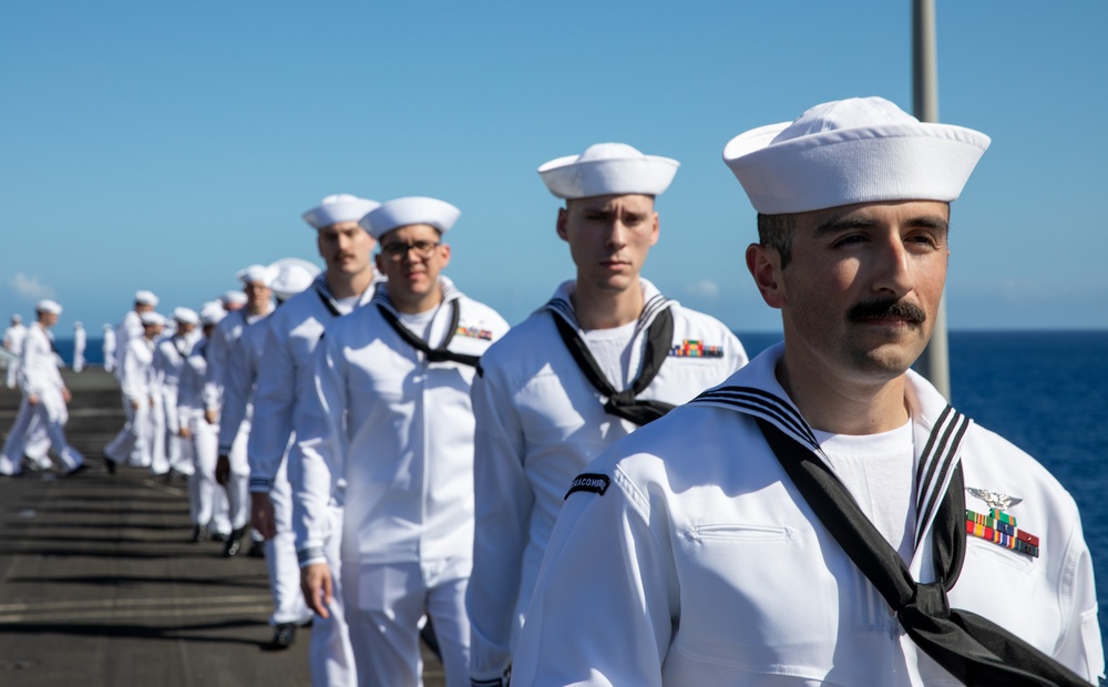 USS Nimitz Pulls Into Pearl Harbor