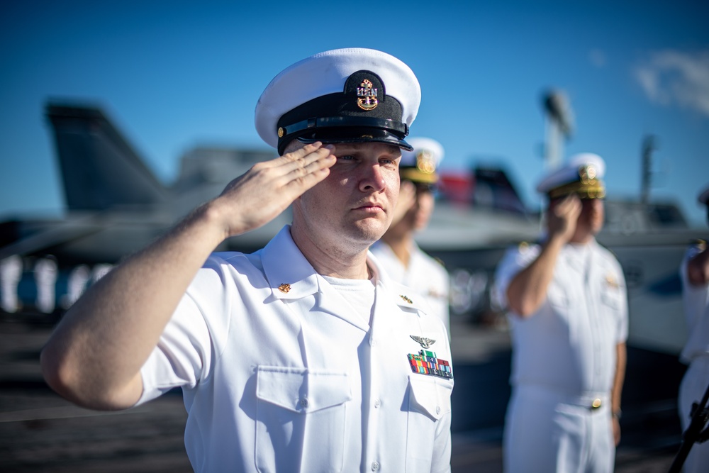 USS Nimitz Pulls Into Pearl Harbor