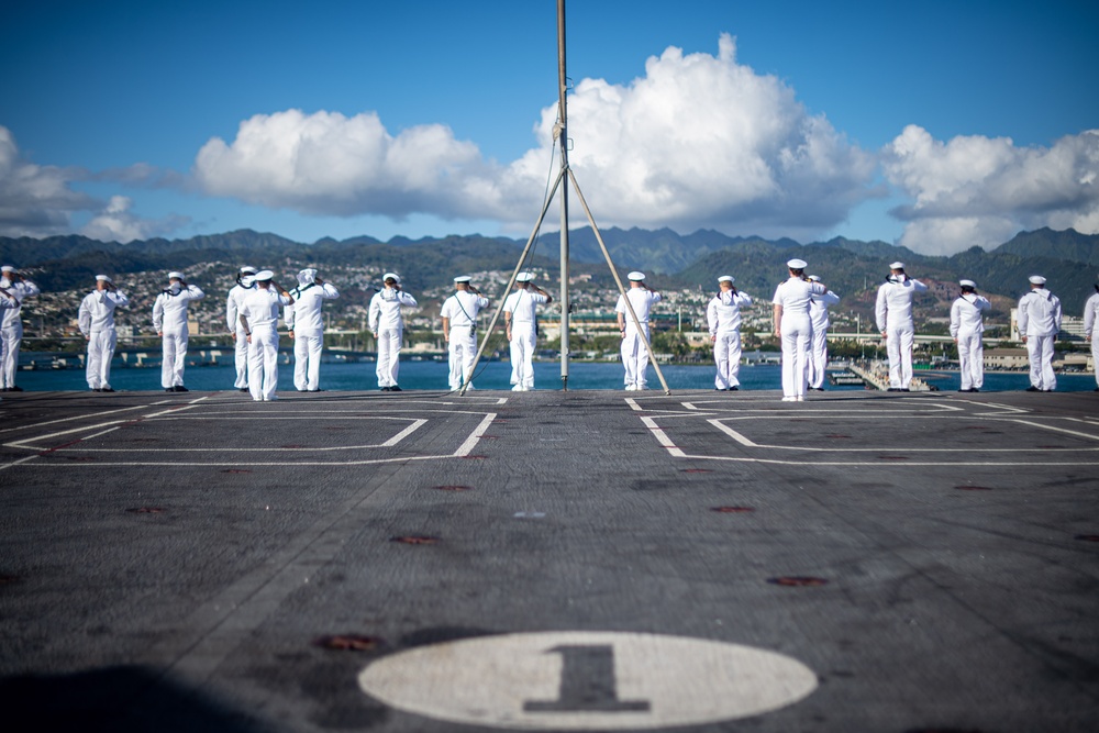 USS Nimitz Pulls Into Pearl Harbor