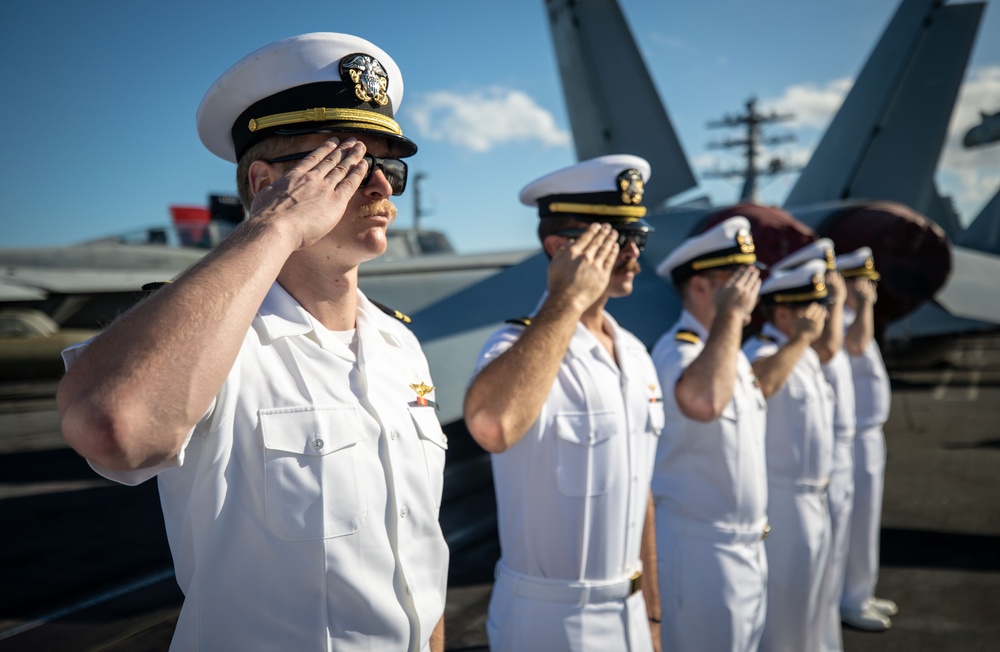 USS Nimitz Pulls Into Pearl Harbor