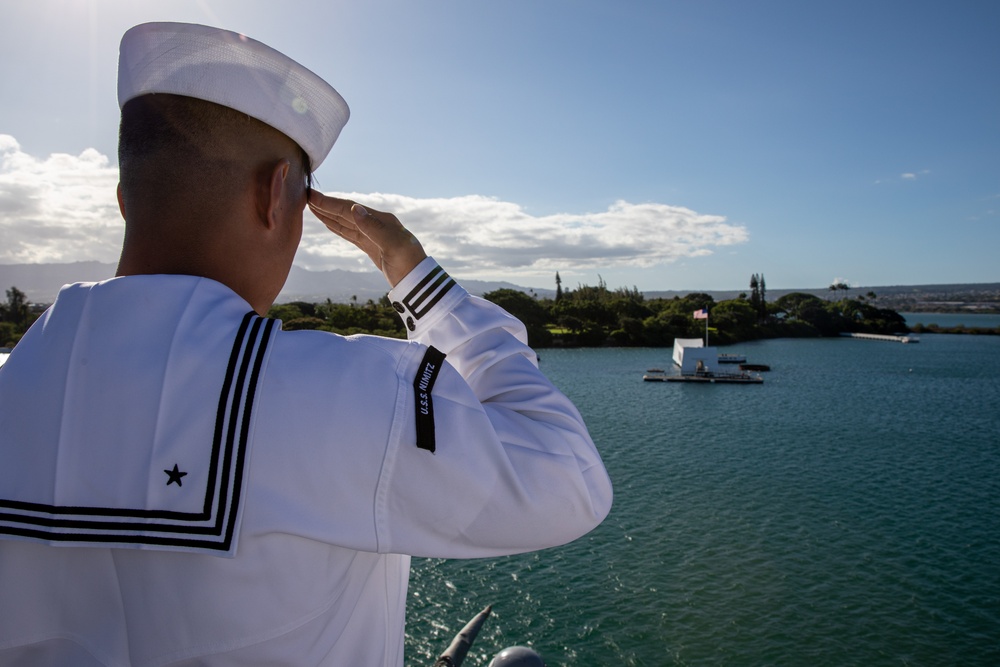 USS Nimitz Pulls Into Pearl Harbor