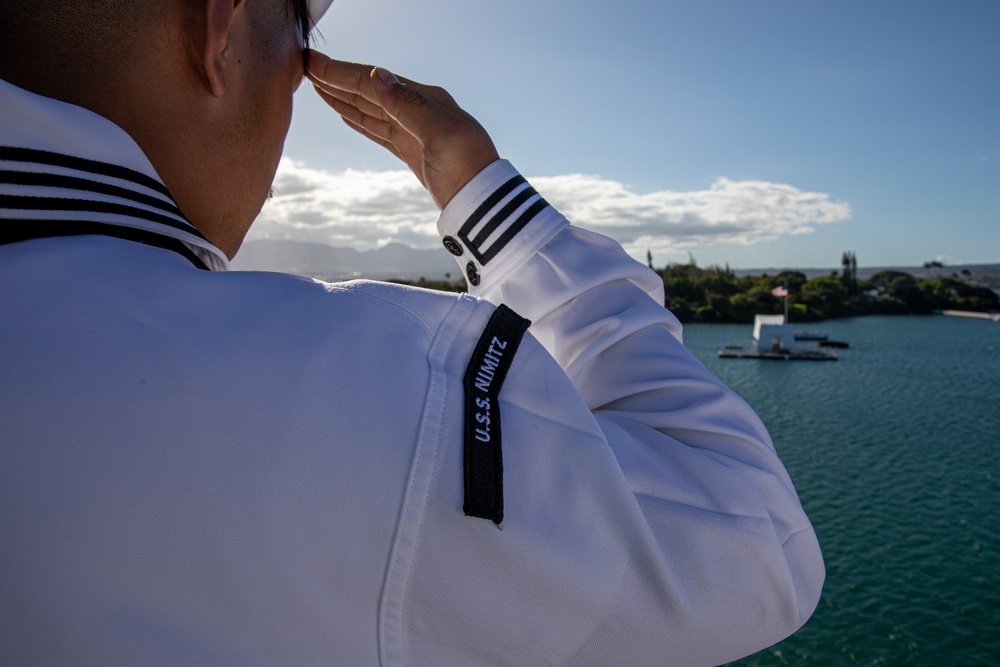 USS Nimitz Pulls Into Pearl Harbor