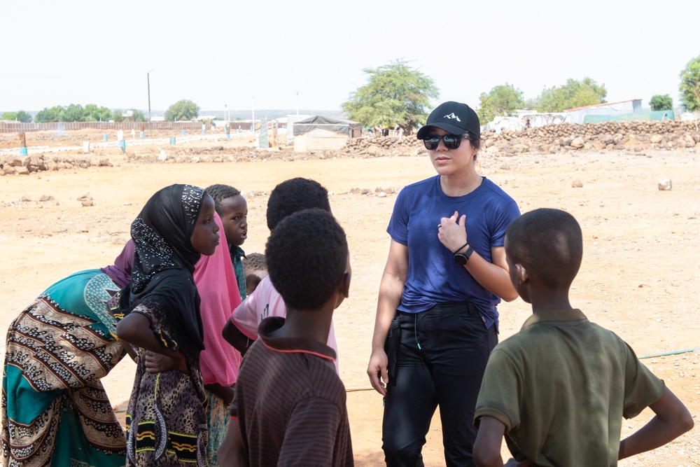 Service Members Delivers Supplies to Local Djiboutian School