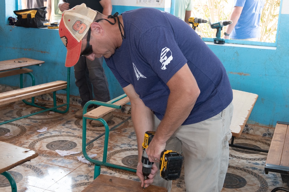 Service Members Delivers Supplies to Local Djiboutian School