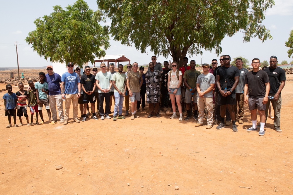 Service Members Delivers Supplies to Local Djiboutian School